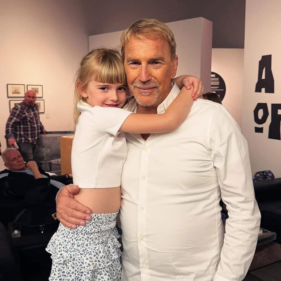 Kevin Costner Profile Picture